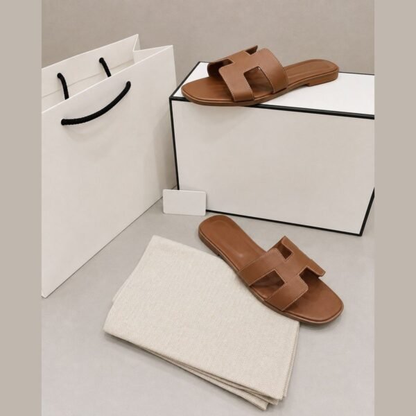 HMSORTN.shop_-1 Oran Sliders — Tan
